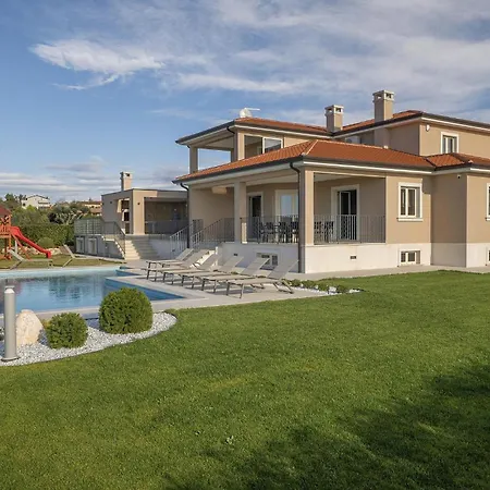 Holiday home Silvia *